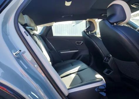 2025 Kia K4 Gt-Line Turbo из США, поврежденный, VIN 3KPFW4DCXSE181770